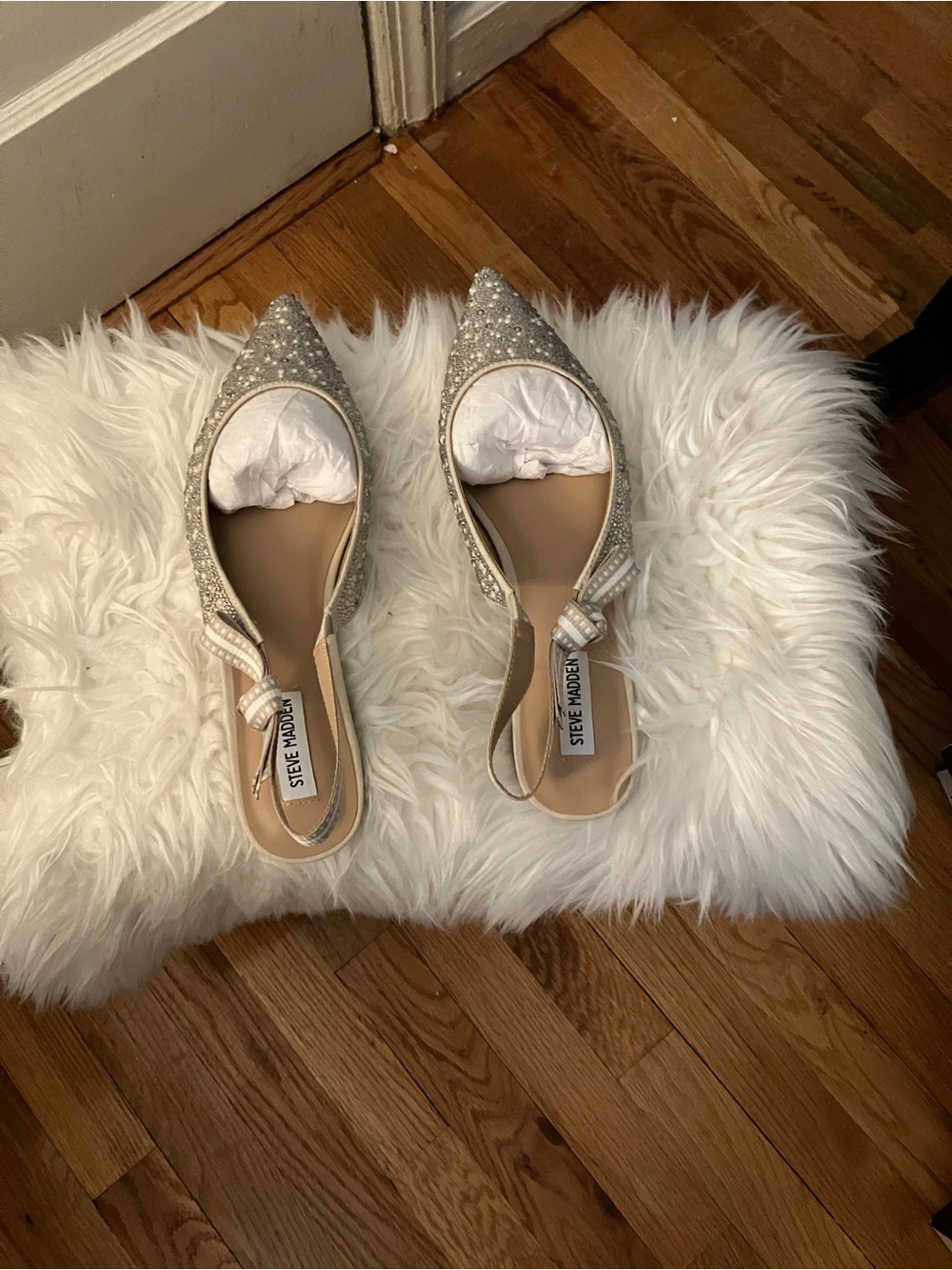 Steve Madden Silver Beaded Pointed Slingback Flats with Bow Strap - Picture 4 of 4